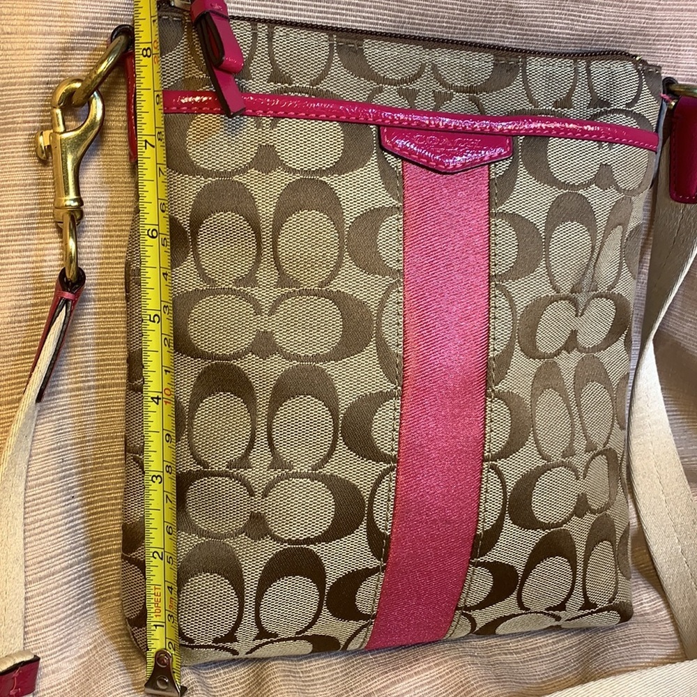 Coach monogrammed crossbody adjustable strap bag - Picture 5 of 14